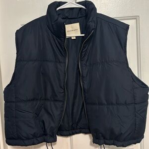 Navy cropped puffer vest